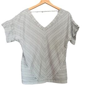 BKE | Buckle | Gray Opened Back Top